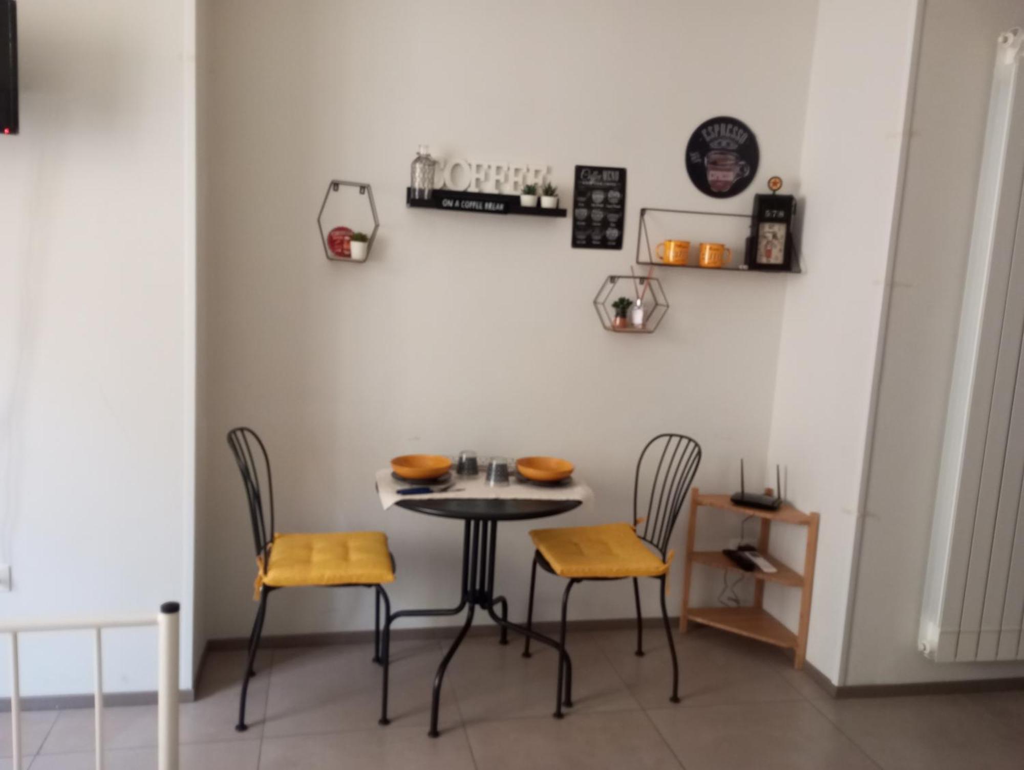 Holidaystudio Appartamento In Centro サレルノ エクステリア 写真